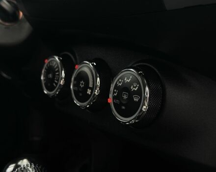 Черный Мицубиси Аутлендер, объемом двигателя 2.2 л и пробегом 237 тыс. км за 11450 $, фото 16 на Automoto.ua