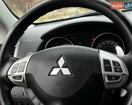 Міцубісі Аутлендер 2011 у Бердичеве на Automoto.ua Чорний Міцубісі Аутлендер, об'ємом двигуна 2.2 л та пробігом 237 тис. км за 11499 $, фото 39 на Automoto.ua