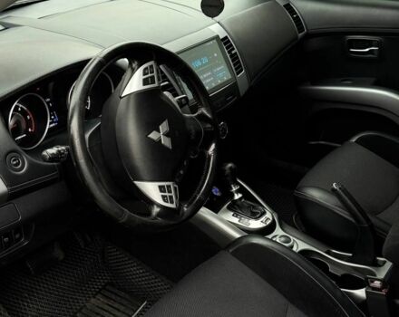 Черный Мицубиси Аутлендер, объемом двигателя 2.2 л и пробегом 253 тыс. км за 12500 $, фото 5 на Automoto.ua