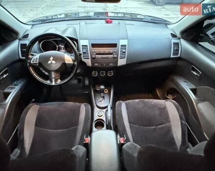 Черный Мицубиси Аутлендер, объемом двигателя 2 л и пробегом 150 тыс. км за 10200 $, фото 9 на Automoto.ua