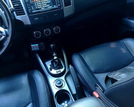 Черный Мицубиси Аутлендер, объемом двигателя 2.2 л и пробегом 190 тыс. км за 11999 $, фото 1 на Automoto.ua