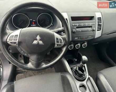 Черный Мицубиси Аутлендер, объемом двигателя 2.2 л и пробегом 226 тыс. км за 10750 $, фото 9 на Automoto.ua