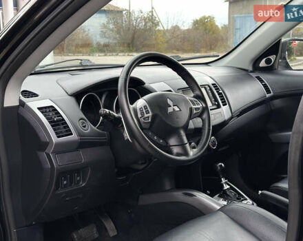 Міцубісі Аутлендер 2011 у Бердичеве на Automoto.ua Чорний Міцубісі Аутлендер, об'ємом двигуна 2.2 л та пробігом 237 тис. км за 11499 $, фото 34 на Automoto.ua