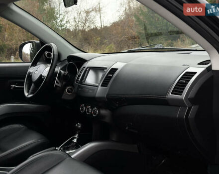 Міцубісі Аутлендер 2011 у Бердичеве на Automoto.ua Чорний Міцубісі Аутлендер, об'ємом двигуна 2.2 л та пробігом 237 тис. км за 11499 $, фото 51 на Automoto.ua