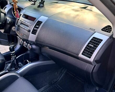 Мицубиси Аутлендер 2011 в Ивано-Франковске на Automoto.ua Черный Мицубиси Аутлендер, объемом двигателя 2.2 л и пробегом 192 тыс. км за 11000 $, фото 3 на Automoto.ua