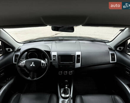Міцубісі Аутлендер 2011 у Бердичеве на Automoto.ua Чорний Міцубісі Аутлендер, об'ємом двигуна 2.2 л та пробігом 237 тис. км за 11499 $, фото 55 на Automoto.ua