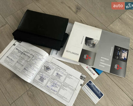 Міцубісі Аутлендер 2011 у Бердичеве на Automoto.ua Чорний Міцубісі Аутлендер, об'ємом двигуна 2.2 л та пробігом 237 тис. км за 11499 $, фото 81 на Automoto.ua