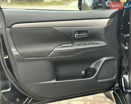 Чорний Міцубісі Аутлендер, об'ємом двигуна 2.2 л та пробігом 176 тис. км за 13500 $, фото 16 на Automoto.ua