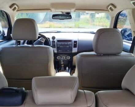 Черный Мицубиси Аутлендер, объемом двигателя 2.27 л и пробегом 195 тыс. км за 10500 $, фото 13 на Automoto.ua