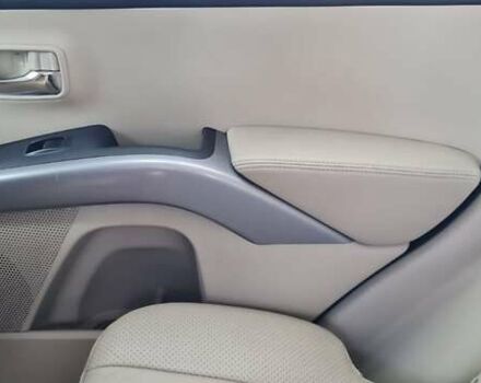 Черный Мицубиси Аутлендер, объемом двигателя 2.27 л и пробегом 195 тыс. км за 10500 $, фото 22 на Automoto.ua