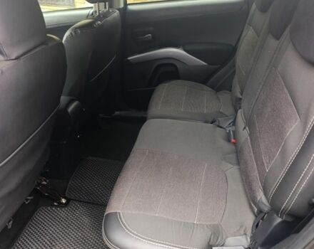 Черный Мицубиси Аутлендер, объемом двигателя 2 л и пробегом 235 тыс. км за 10300 $, фото 4 на Automoto.ua