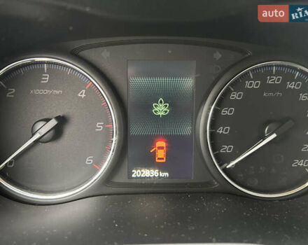 Черный Мицубиси Аутлендер, объемом двигателя 2.27 л и пробегом 202 тыс. км за 13100 $, фото 11 на Automoto.ua