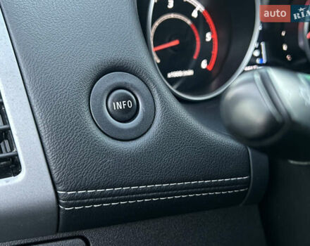 Чорний Міцубісі Аутлендер, об'ємом двигуна 2.3 л та пробігом 124 тис. км за 11999 $, фото 67 на Automoto.ua