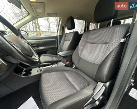 Чорний Міцубісі Аутлендер, об'ємом двигуна 2.2 л та пробігом 176 тис. км за 13500 $, фото 23 на Automoto.ua