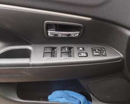 Міцубісі Аутлендер 2012 у Костополе на Automoto.ua Чорний Міцубісі Аутлендер, об'ємом двигуна 1.8 л та пробігом 248 тис. км за 10500 $, фото 5 на Automoto.ua