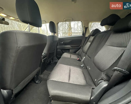 Чорний Міцубісі Аутлендер, об'ємом двигуна 2.2 л та пробігом 176 тис. км за 13500 $, фото 24 на Automoto.ua