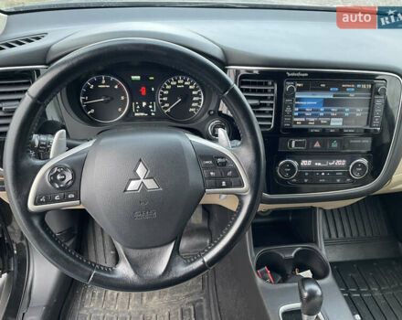 Чорний Міцубісі Аутлендер, об'ємом двигуна 2.27 л та пробігом 203 тис. км за 12600 $, фото 10 на Automoto.ua