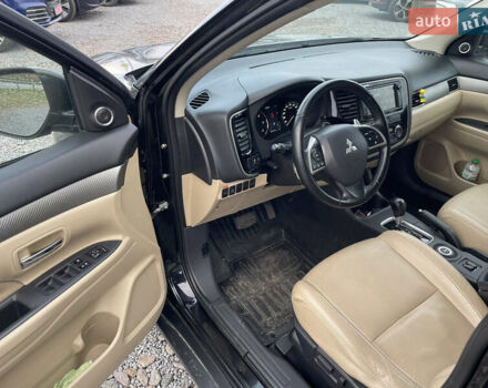 Чорний Міцубісі Аутлендер, об'ємом двигуна 2.27 л та пробігом 203 тис. км за 12600 $, фото 8 на Automoto.ua