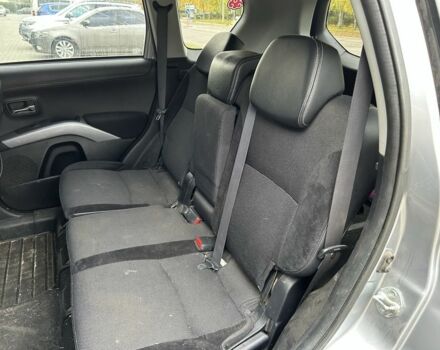 Черный Мицубиси Аутлендер, объемом двигателя 2 л и пробегом 250 тыс. км за 4850 $, фото 9 на Automoto.ua