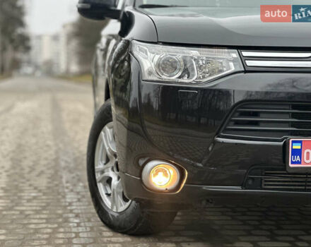 Чорний Міцубісі Аутлендер, об'ємом двигуна 2.2 л та пробігом 176 тис. км за 13500 $, фото 2 на Automoto.ua