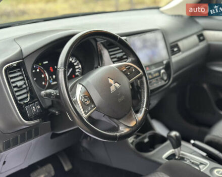Чорний Міцубісі Аутлендер, об'ємом двигуна 2.2 л та пробігом 176 тис. км за 13500 $, фото 17 на Automoto.ua