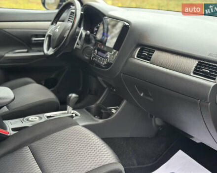 Чорний Міцубісі Аутлендер, об'ємом двигуна 2.2 л та пробігом 176 тис. км за 13500 $, фото 31 на Automoto.ua