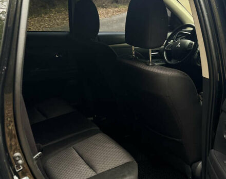 Міцубісі Аутлендер 2013 у Броварах на Automoto.ua Чорний Міцубісі Аутлендер, об'ємом двигуна 2.36 л та пробігом 168 тис. км за 11700 $, фото 17 на Automoto.ua