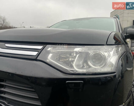 Черный Мицубиси Аутлендер, объемом двигателя 2.27 л и пробегом 280 тыс. км за 11808 $, фото 2 на Automoto.ua