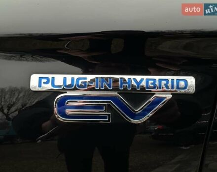 Чорний Міцубісі Аутлендер, об'ємом двигуна 2 л та пробігом 213 тис. км за 13888 $, фото 35 на Automoto.ua