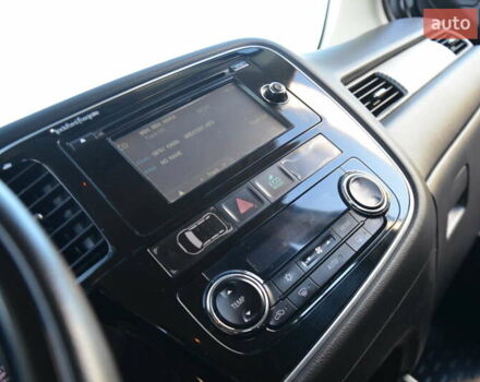 Чорний Міцубісі Аутлендер, об'ємом двигуна 2.2 л та пробігом 237 тис. км за 12550 $, фото 38 на Automoto.ua