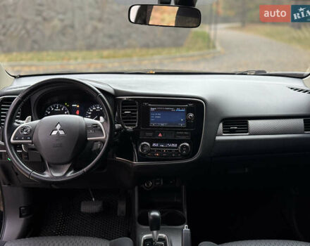 Міцубісі Аутлендер 2013 у Броварах на Automoto.ua Чорний Міцубісі Аутлендер, об'ємом двигуна 2.36 л та пробігом 168 тис. км за 11700 $, фото 20 на Automoto.ua