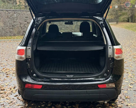 Міцубісі Аутлендер 2013 у Броварах на Automoto.ua Чорний Міцубісі Аутлендер, об'ємом двигуна 2.36 л та пробігом 168 тис. км за 11700 $, фото 9 на Automoto.ua