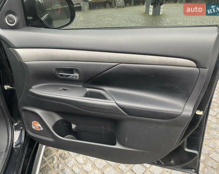 Черный Мицубиси Аутлендер, объемом двигателя 2.27 л и пробегом 280 тыс. км за 11808 $, фото 12 на Automoto.ua