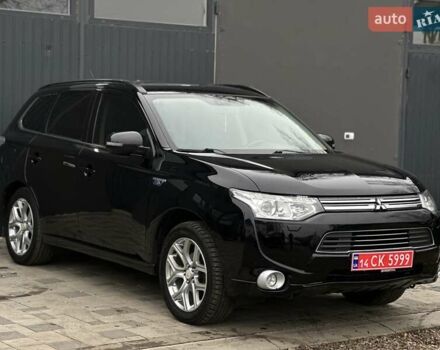 Чорний Міцубісі Аутлендер, об'ємом двигуна 2 л та пробігом 213 тис. км за 13888 $, фото 8 на Automoto.ua
