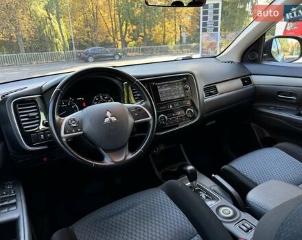 Чорний Міцубісі Аутлендер, об'ємом двигуна 2.36 л та пробігом 220 тис. км за 11000 $, фото 8 на Automoto.ua