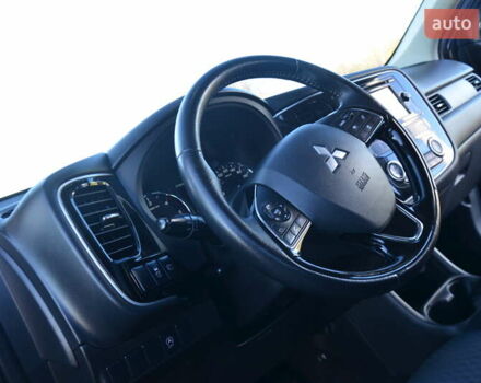 Чорний Міцубісі Аутлендер, об'ємом двигуна 2.2 л та пробігом 237 тис. км за 12550 $, фото 36 на Automoto.ua