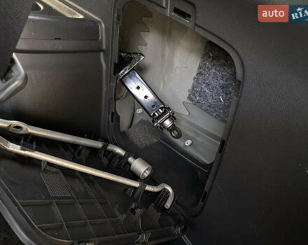 Черный Мицубиси Аутлендер, объемом двигателя 2.27 л и пробегом 241 тыс. км за 14400 $, фото 42 на Automoto.ua