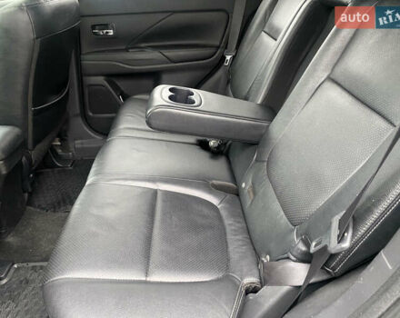 Черный Мицубиси Аутлендер, объемом двигателя 2.27 л и пробегом 280 тыс. км за 11808 $, фото 14 на Automoto.ua