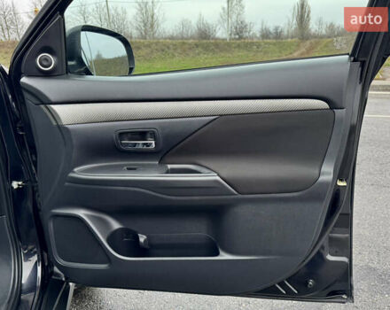 Черный Мицубиси Аутлендер, объемом двигателя 2.2 л и пробегом 250 тыс. км за 12750 $, фото 34 на Automoto.ua