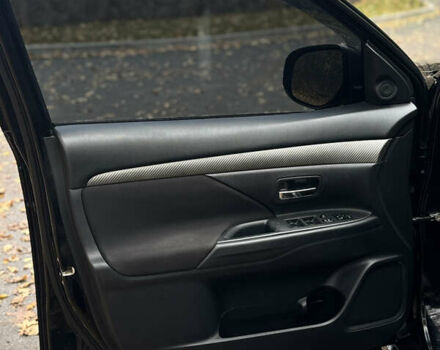 Міцубісі Аутлендер 2013 у Броварах на Automoto.ua Чорний Міцубісі Аутлендер, об'ємом двигуна 2.36 л та пробігом 168 тис. км за 11700 $, фото 13 на Automoto.ua