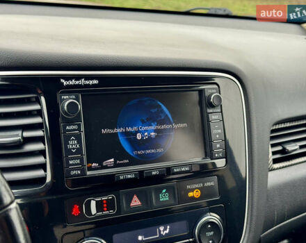 Черный Мицубиси Аутлендер, объемом двигателя 2.2 л и пробегом 250 тыс. км за 12750 $, фото 21 на Automoto.ua