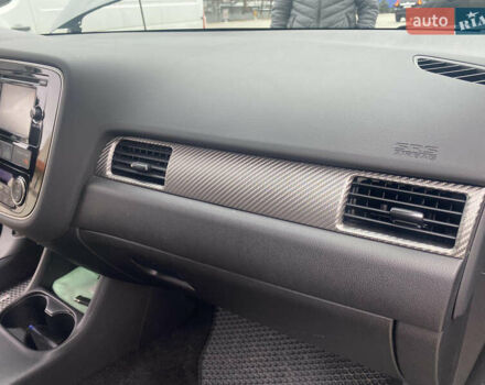 Черный Мицубиси Аутлендер, объемом двигателя 2.4 л и пробегом 150 тыс. км за 13700 $, фото 8 на Automoto.ua