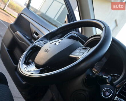 Чорний Міцубісі Аутлендер, об'ємом двигуна 2.2 л та пробігом 237 тис. км за 12550 $, фото 62 на Automoto.ua