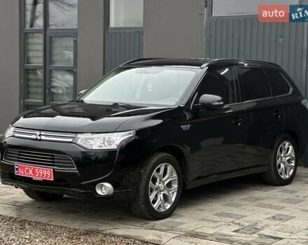 Чорний Міцубісі Аутлендер, об'ємом двигуна 2 л та пробігом 213 тис. км за 13888 $, фото 4 на Automoto.ua