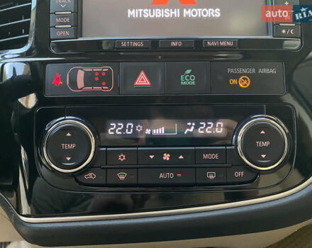 Черный Мицубиси Аутлендер, объемом двигателя 2.27 л и пробегом 241 тыс. км за 14400 $, фото 72 на Automoto.ua