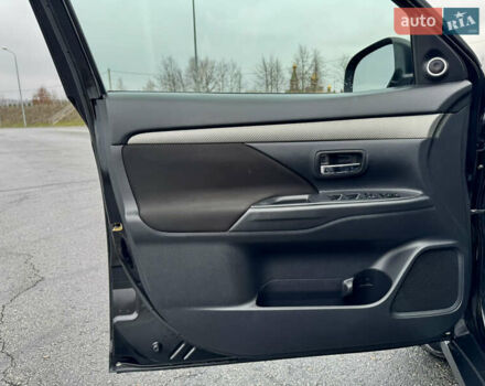 Черный Мицубиси Аутлендер, объемом двигателя 2.2 л и пробегом 250 тыс. км за 12750 $, фото 27 на Automoto.ua