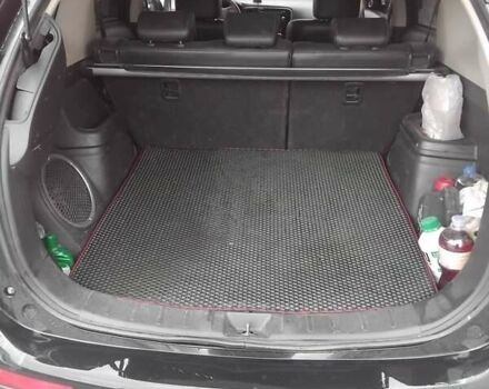 Чорний Міцубісі Аутлендер, об'ємом двигуна 2.36 л та пробігом 170 тис. км за 13500 $, фото 10 на Automoto.ua