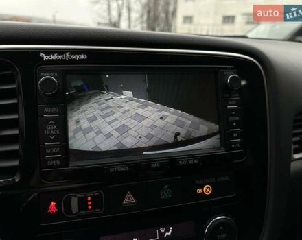 Чорний Міцубісі Аутлендер, об'ємом двигуна 2 л та пробігом 213 тис. км за 13888 $, фото 39 на Automoto.ua