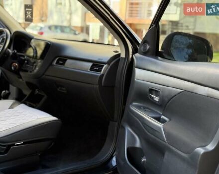 Черный Мицубиси Аутлендер, объемом двигателя 2.4 л и пробегом 270 тыс. км за 12500 $, фото 21 на Automoto.ua