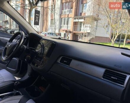 Черный Мицубиси Аутлендер, объемом двигателя 2.4 л и пробегом 270 тыс. км за 12500 $, фото 25 на Automoto.ua